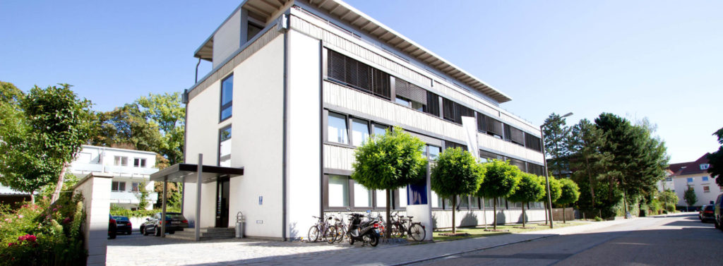 Immobilien Zentrum Bürogebäude von außen